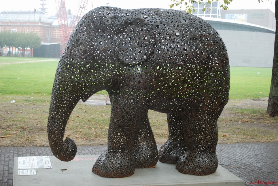056 iron elephant.jpg